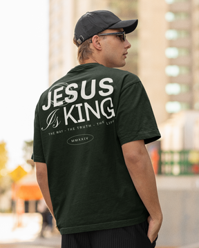Camiseta Oversized Jesus Is King — USEAMÉM