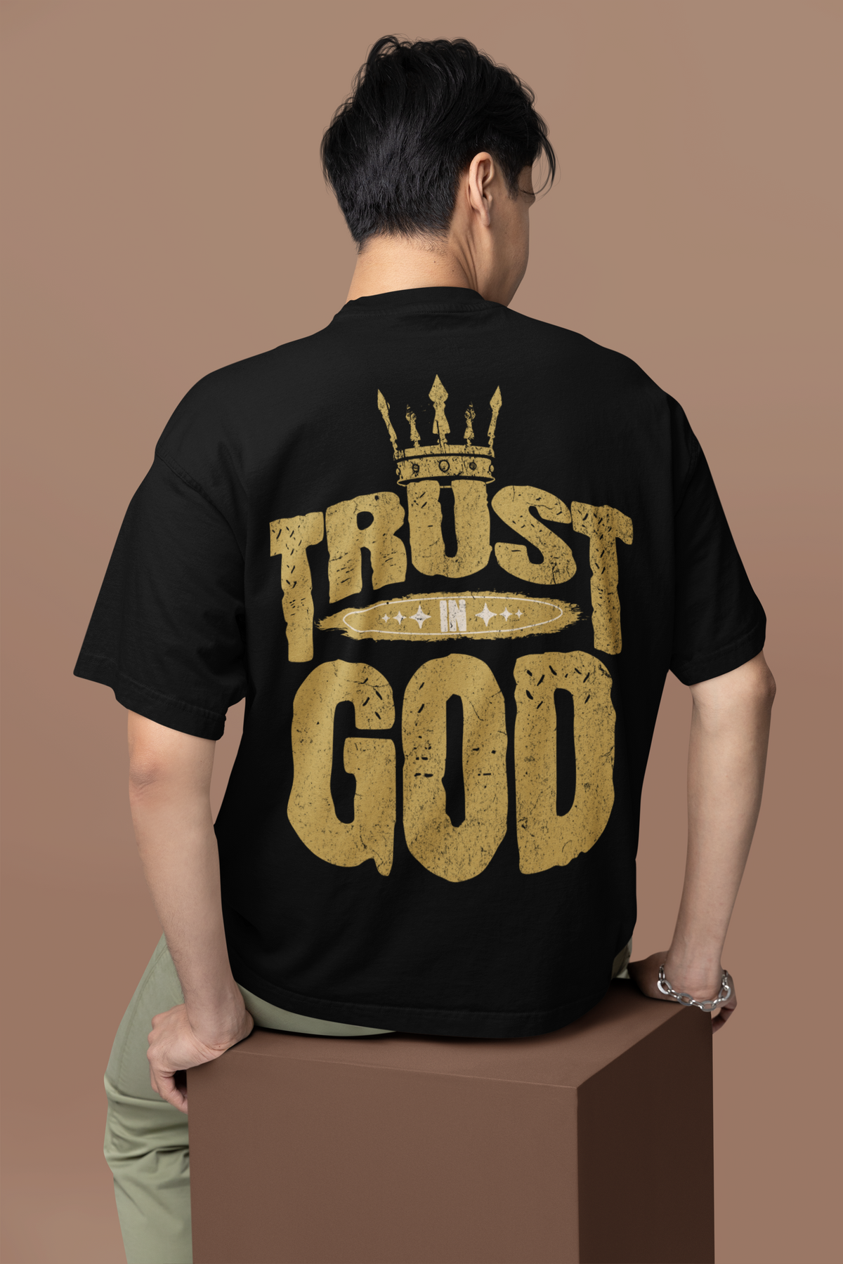 Camiseta Oversized Trust in God — USEAMÉM
